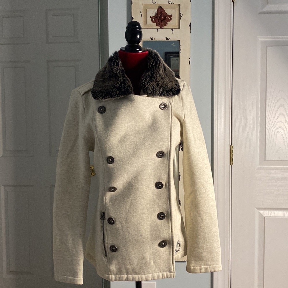 Harley Davidson button up, sweatshirt jacket with fur collar.